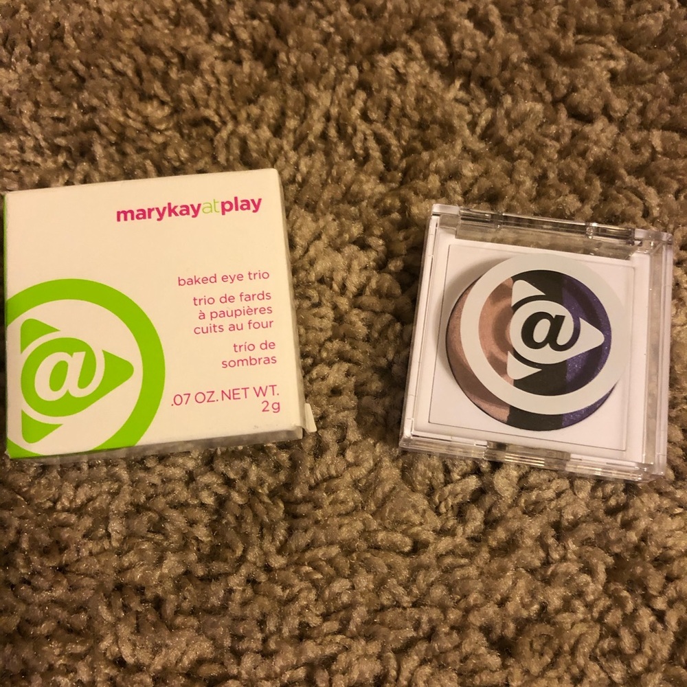 Mary Kay at play baked eye trio Purple Mauve